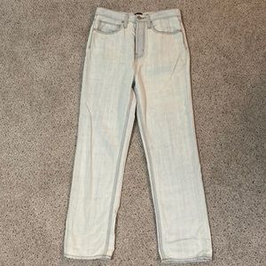Light wash straight fit jeans